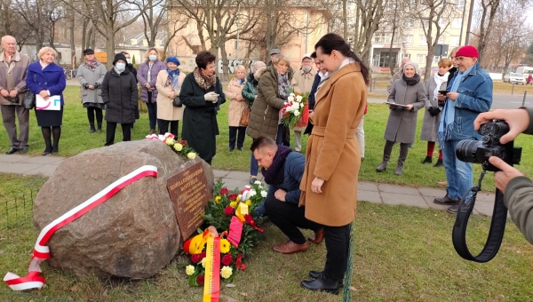 Odsłonięcie tablicy upamiętniającej byłych dyrektorów XXVI LO i współtwórców ŁSPS